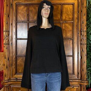 Cupcakes and Cashmere Black Wide Sleeve Cropped Hoodie